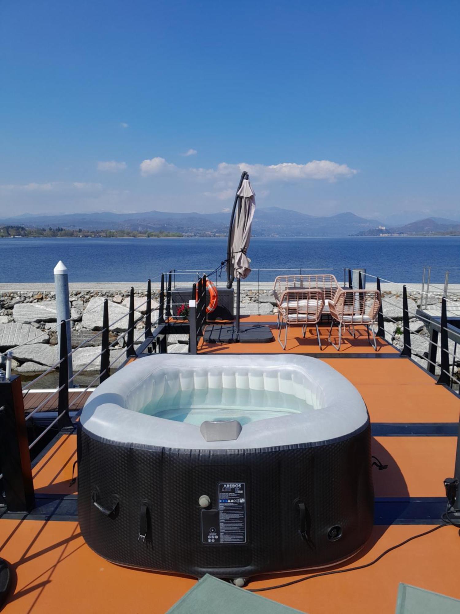 Floating Experience Black Pearl, Lago Maggiore Dormelletto Exteriér fotografie