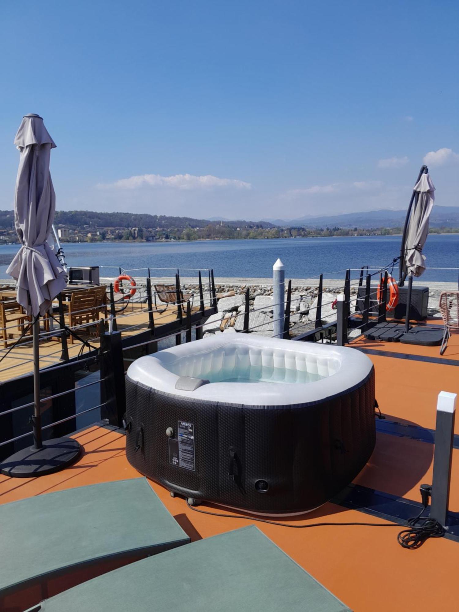 Floating Experience Black Pearl, Lago Maggiore Dormelletto Exteriér fotografie