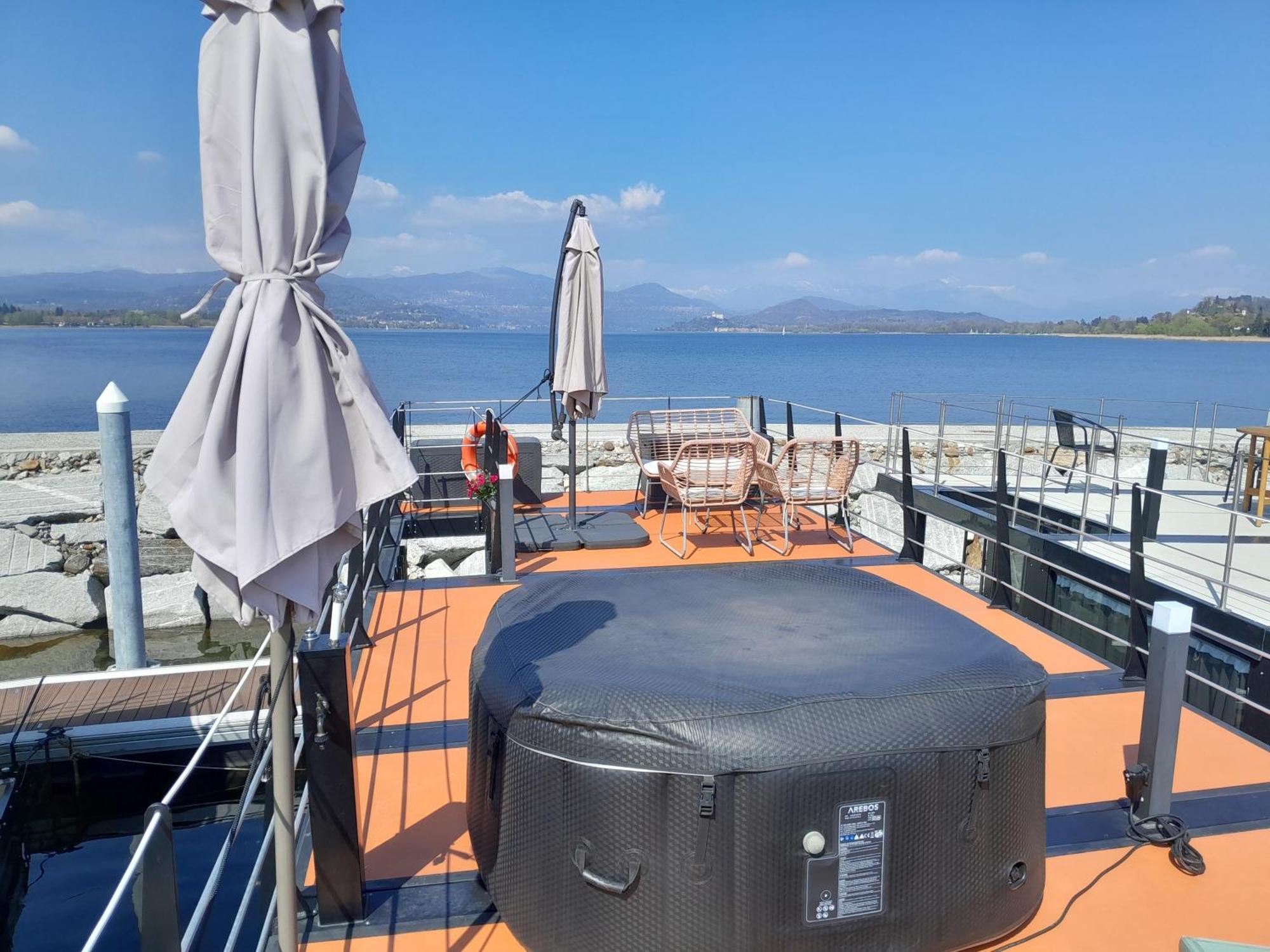 Floating Experience Black Pearl, Lago Maggiore Dormelletto Exteriér fotografie